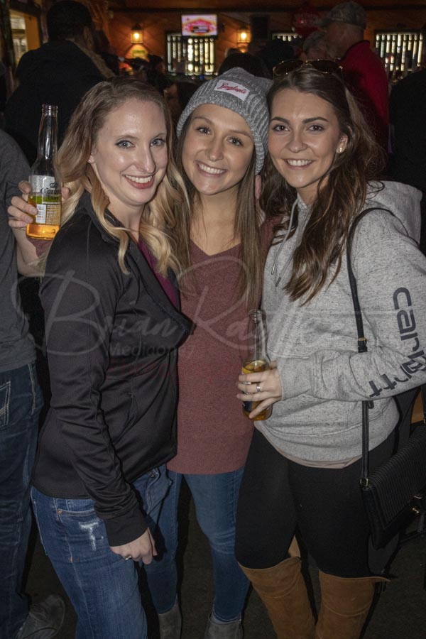 Woodshed Bar & Grill 99 Bottles Party 2020