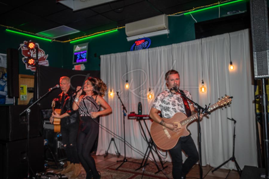 Amy Jo and the Down Glow at Willie Beamons in Neenah Wi 